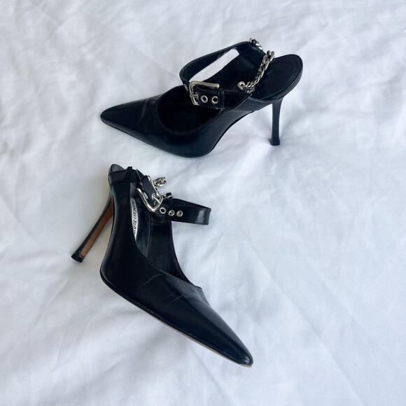 Manolo Blahnik Pointy Toe’d Black Pumps with Silver Chain Ankle Strap and Buckle - Picture 2 of 8